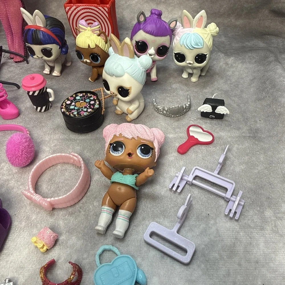 LOL SURPRISE OMG Winter Disco Doll DOLLIE a Mini Doll & Pets,‎ Accessories Lot